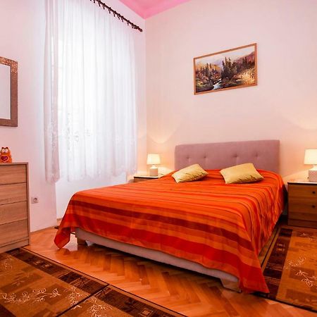 Emanuel Apartman PUY Exterior foto