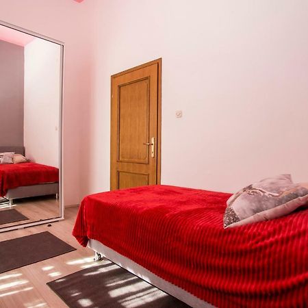 Emanuel Apartman PUY Exterior foto
