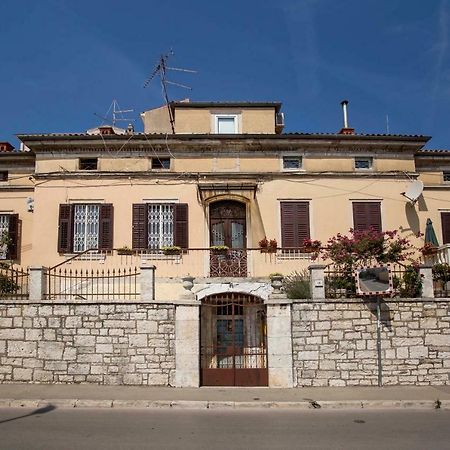 Emanuel Apartman PUY Exterior foto