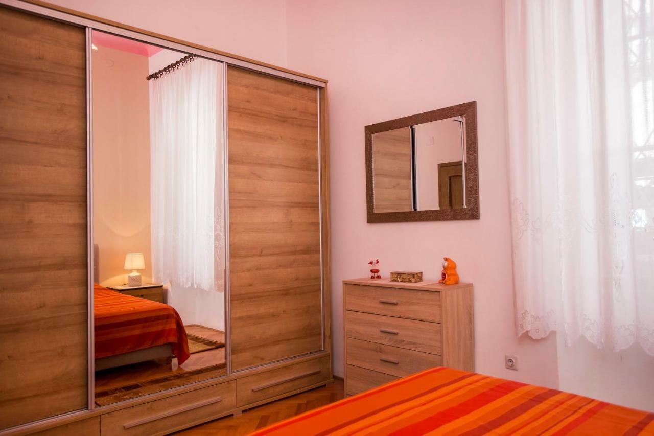 Emanuel Apartman PUY Exterior foto