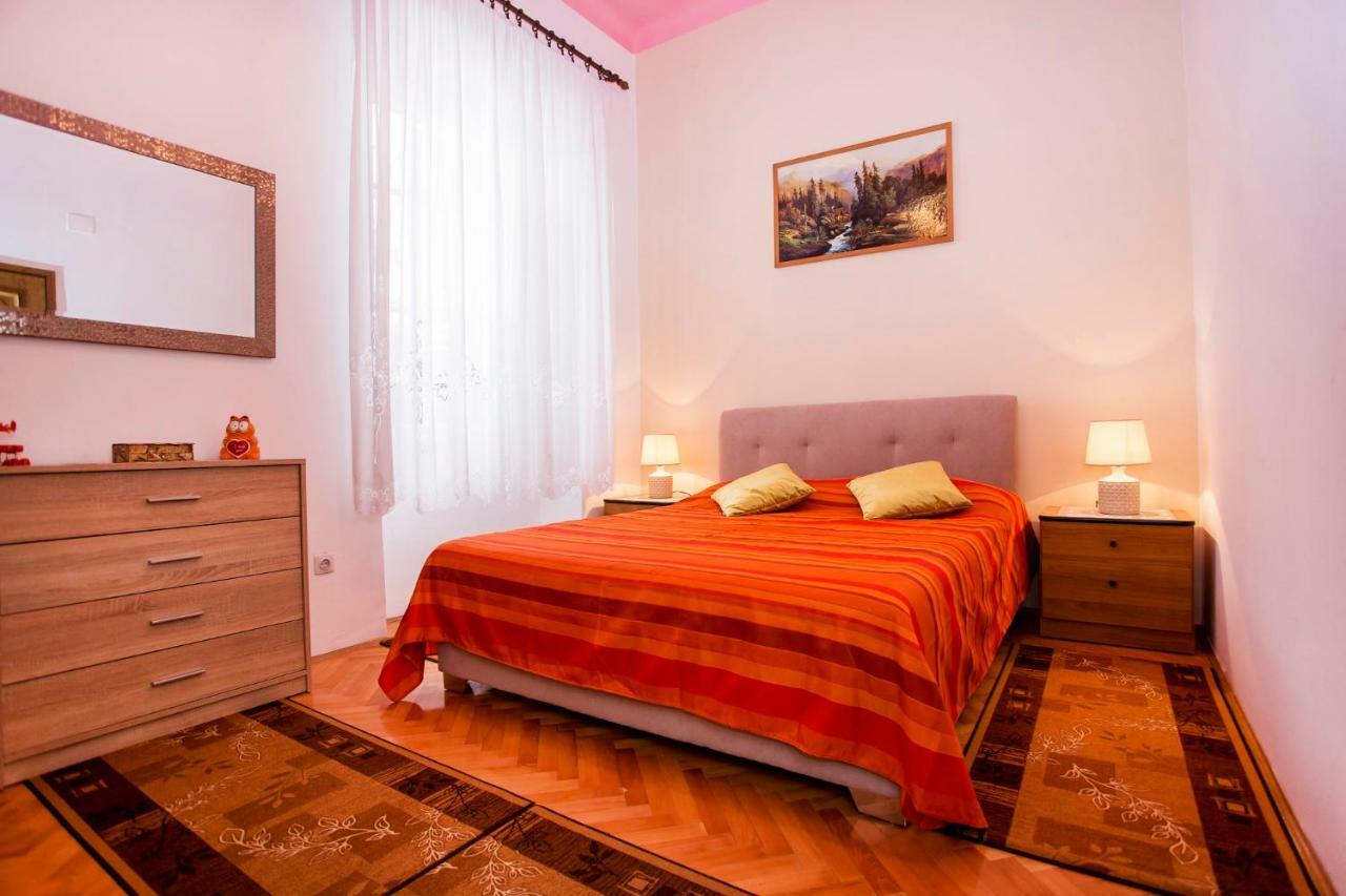 Emanuel Apartman PUY Exterior foto