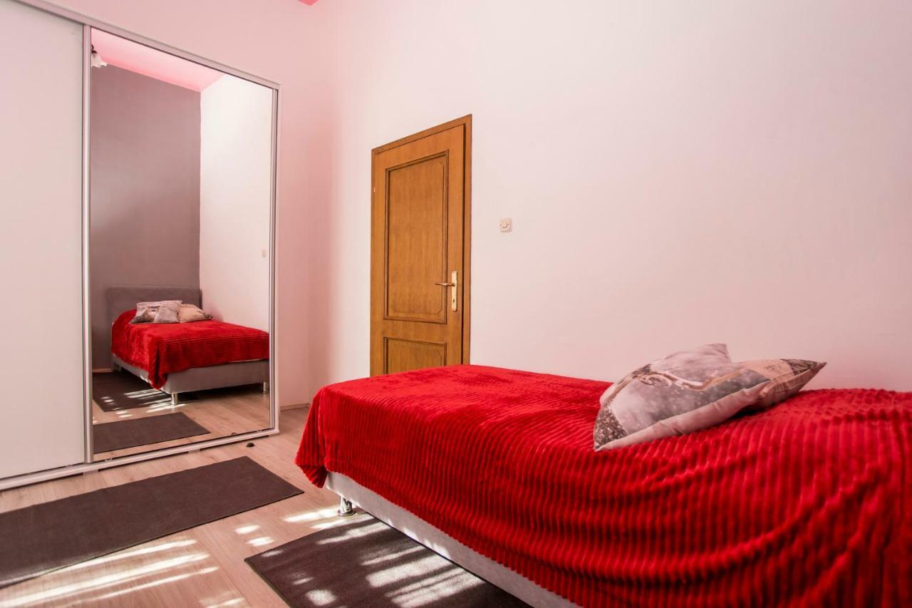 Emanuel Apartman PUY Exterior foto