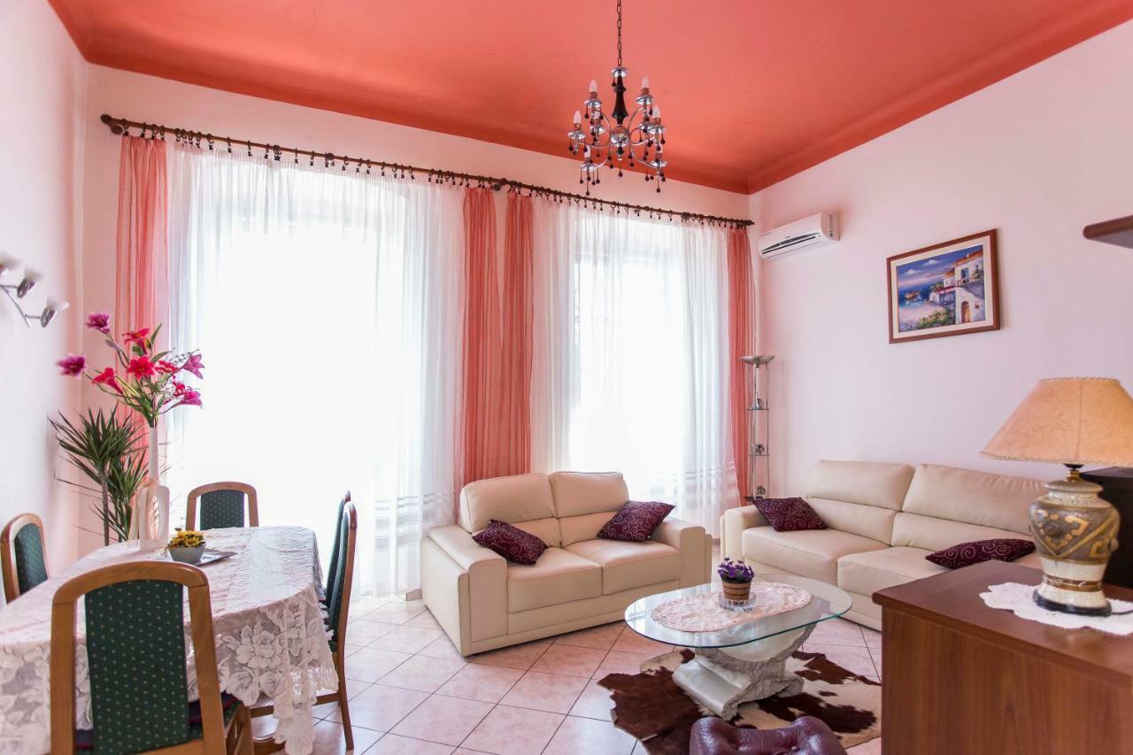 Emanuel Apartman PUY Exterior foto