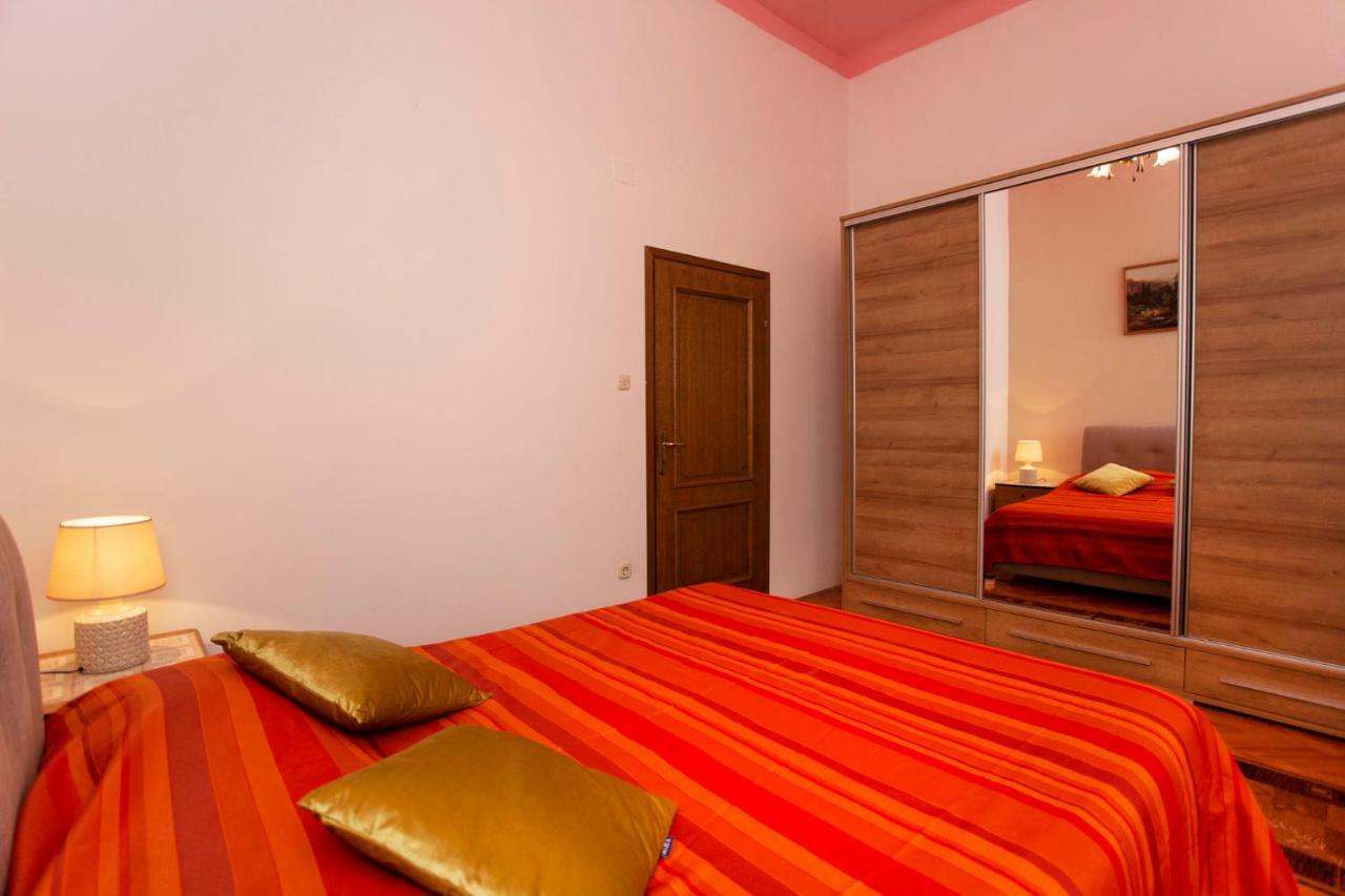 Emanuel Apartman PUY Exterior foto