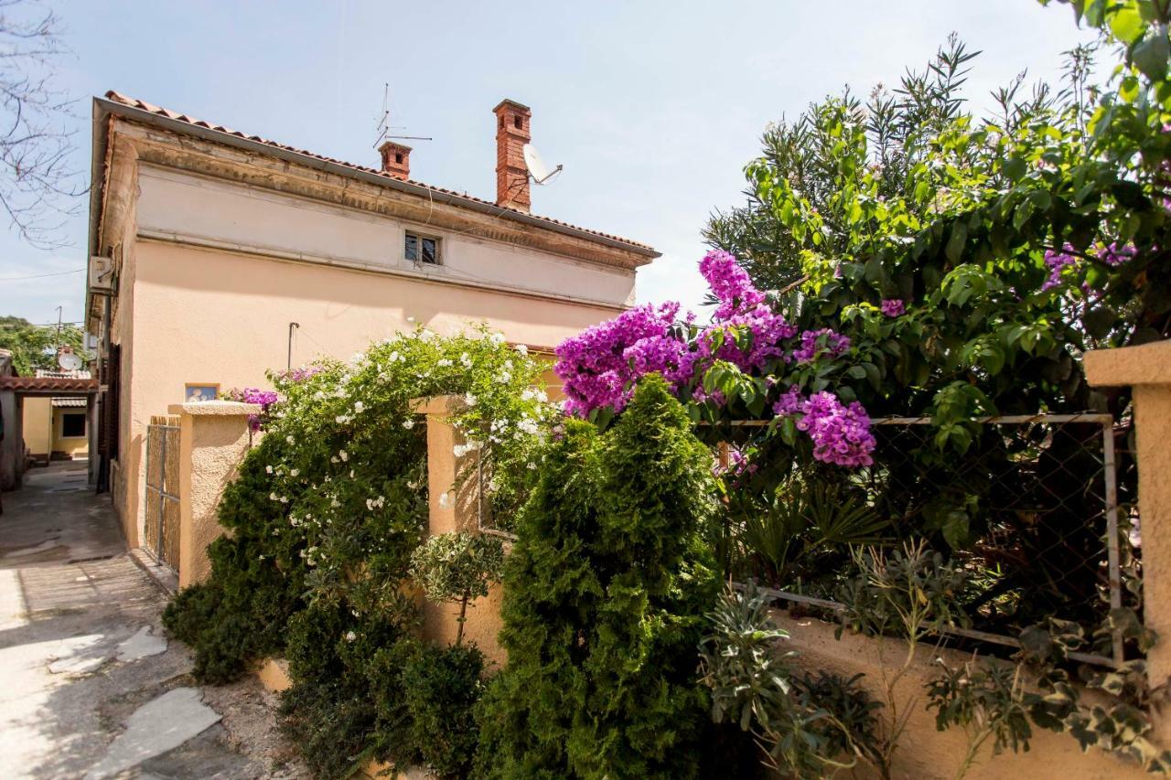 Emanuel Apartman PUY Exterior foto