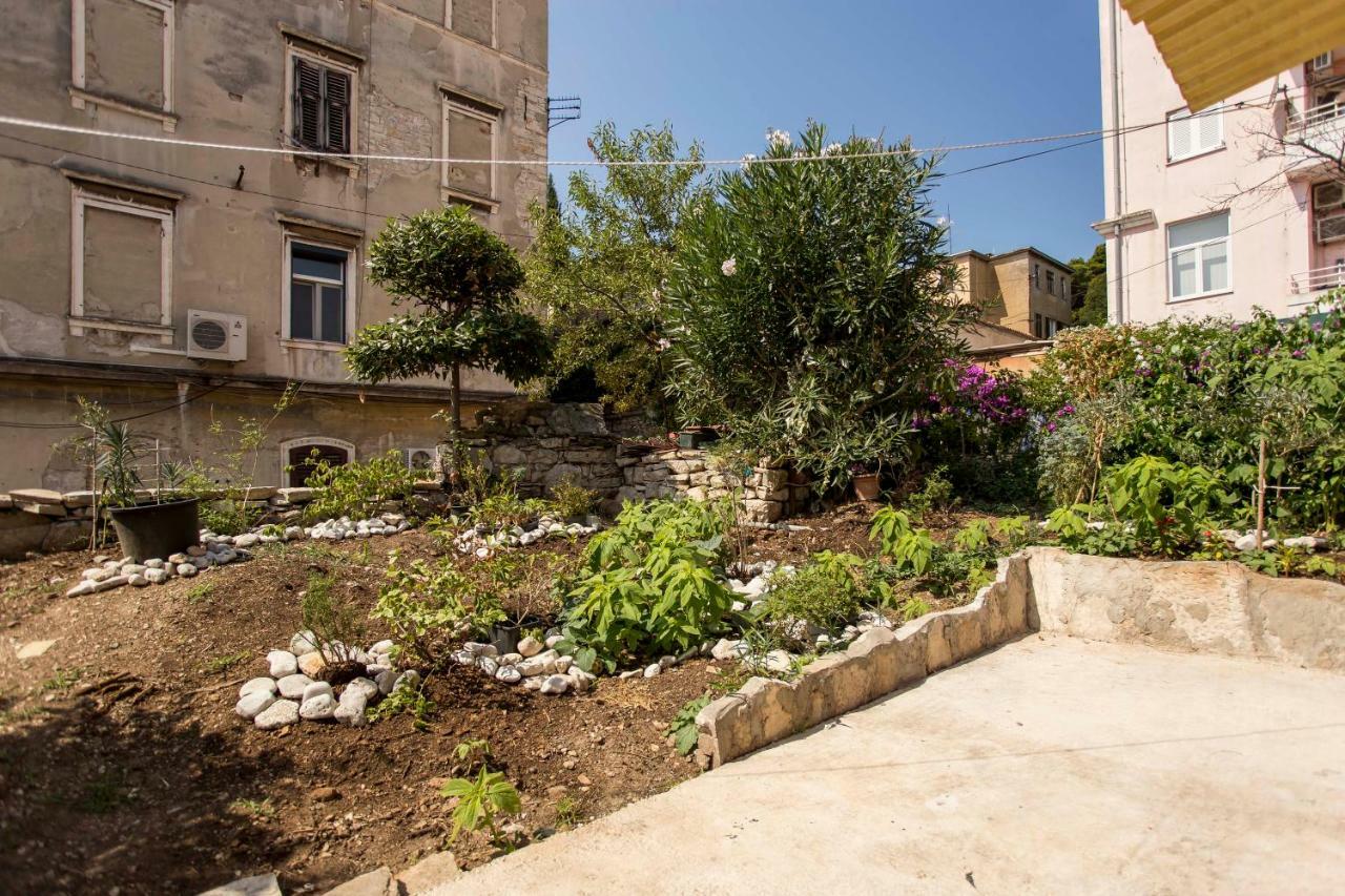 Emanuel Apartman PUY Exterior foto