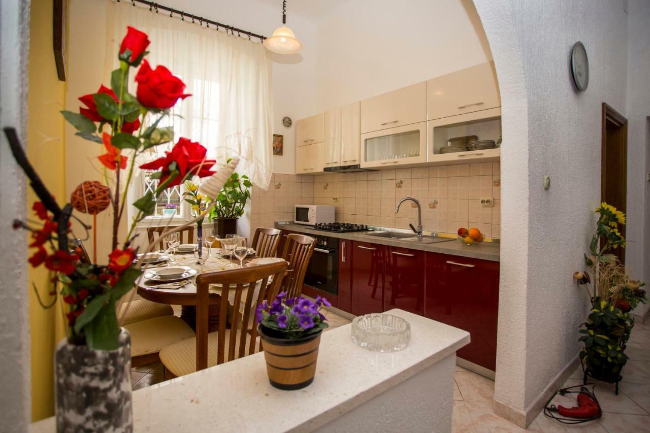 Emanuel Apartman PUY Exterior foto