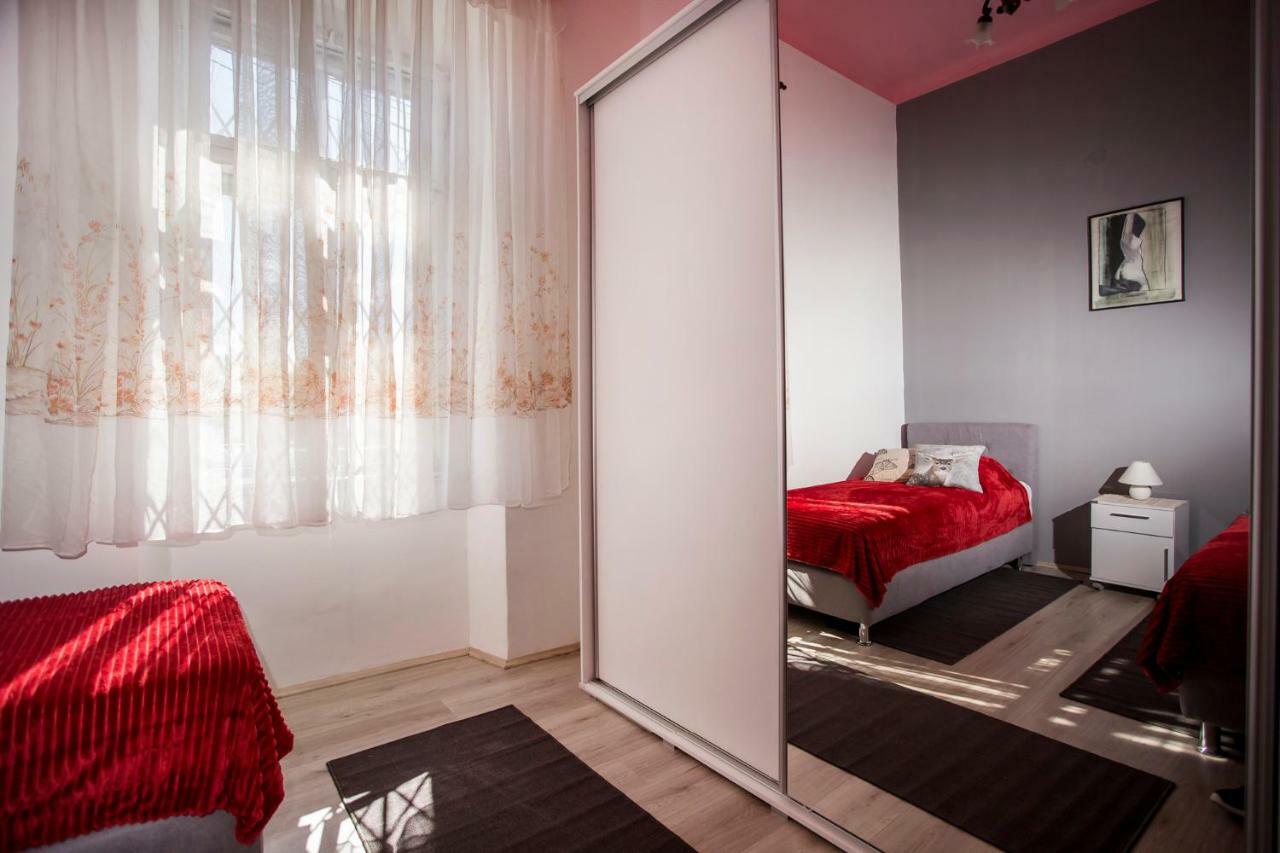 Emanuel Apartman PUY Exterior foto