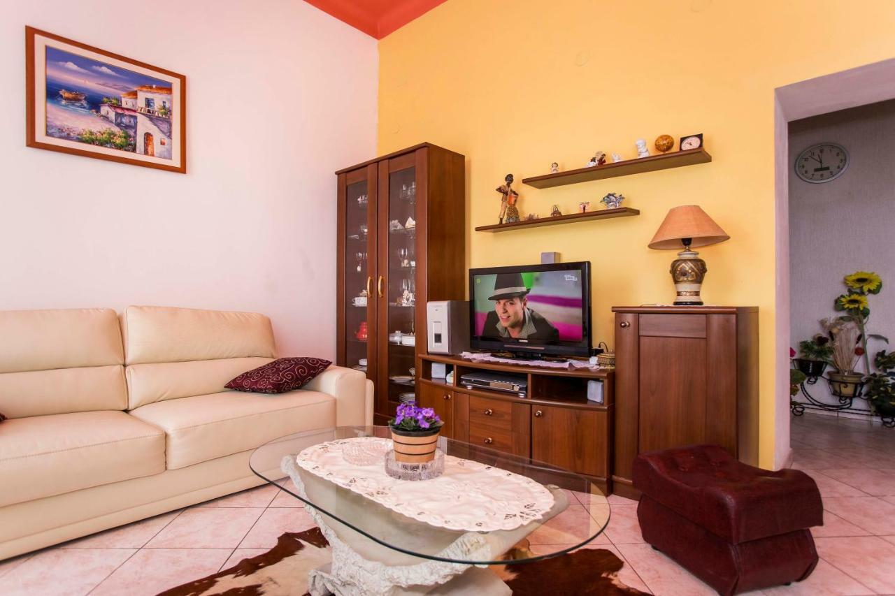 Emanuel Apartman PUY Exterior foto
