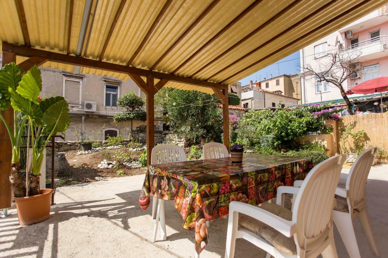 Emanuel Apartman PUY Exterior foto
