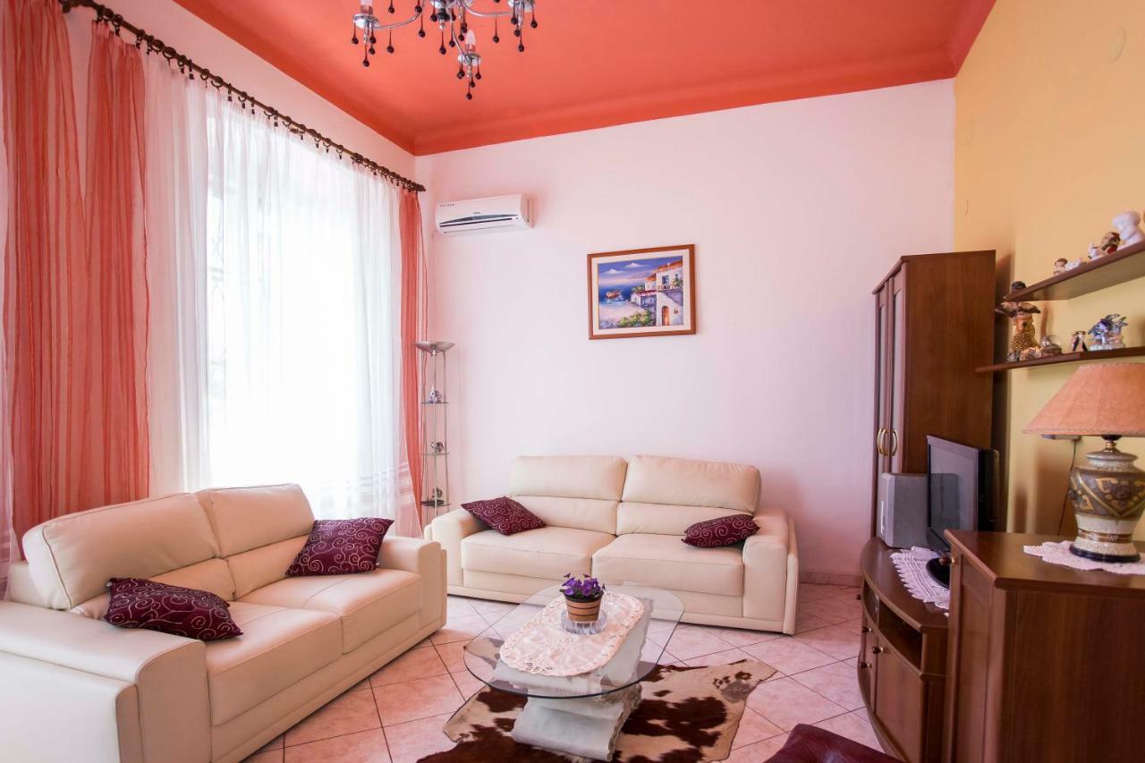 Emanuel Apartman PUY Exterior foto