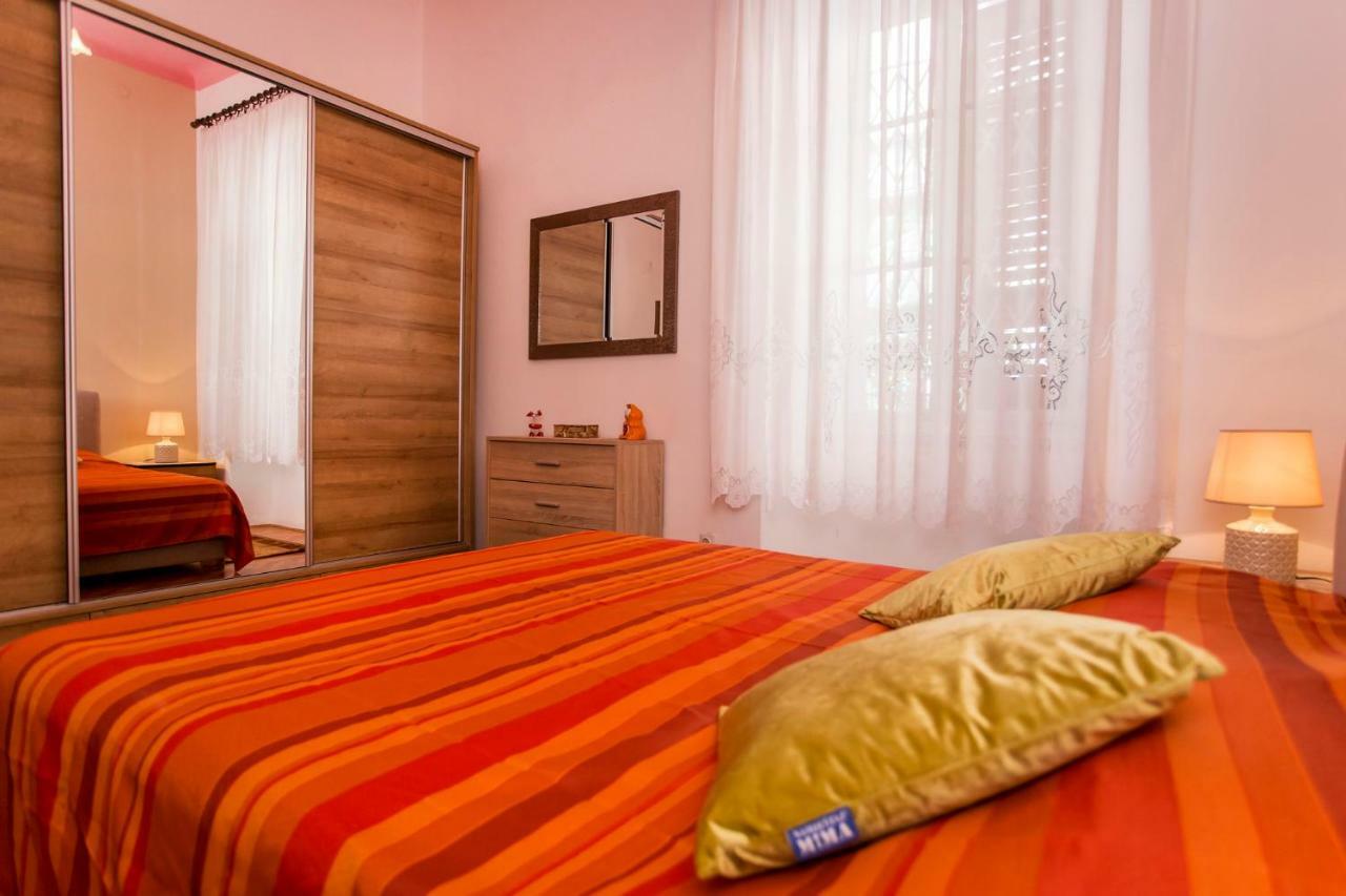 Emanuel Apartman PUY Exterior foto