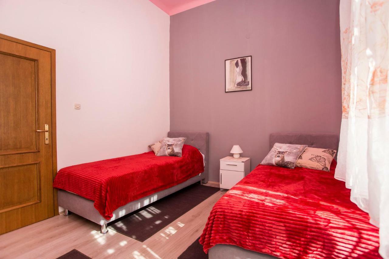 Emanuel Apartman PUY Exterior foto